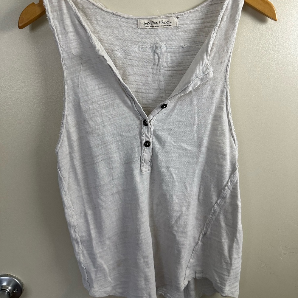 We The Free Gray Buttoned Sleeveless Tank Top